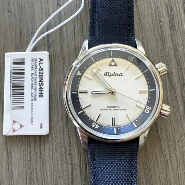 Alpina Heritage AL-520BG3SH6 Review: A Modern Classic for the Discerning Collector - Product Image