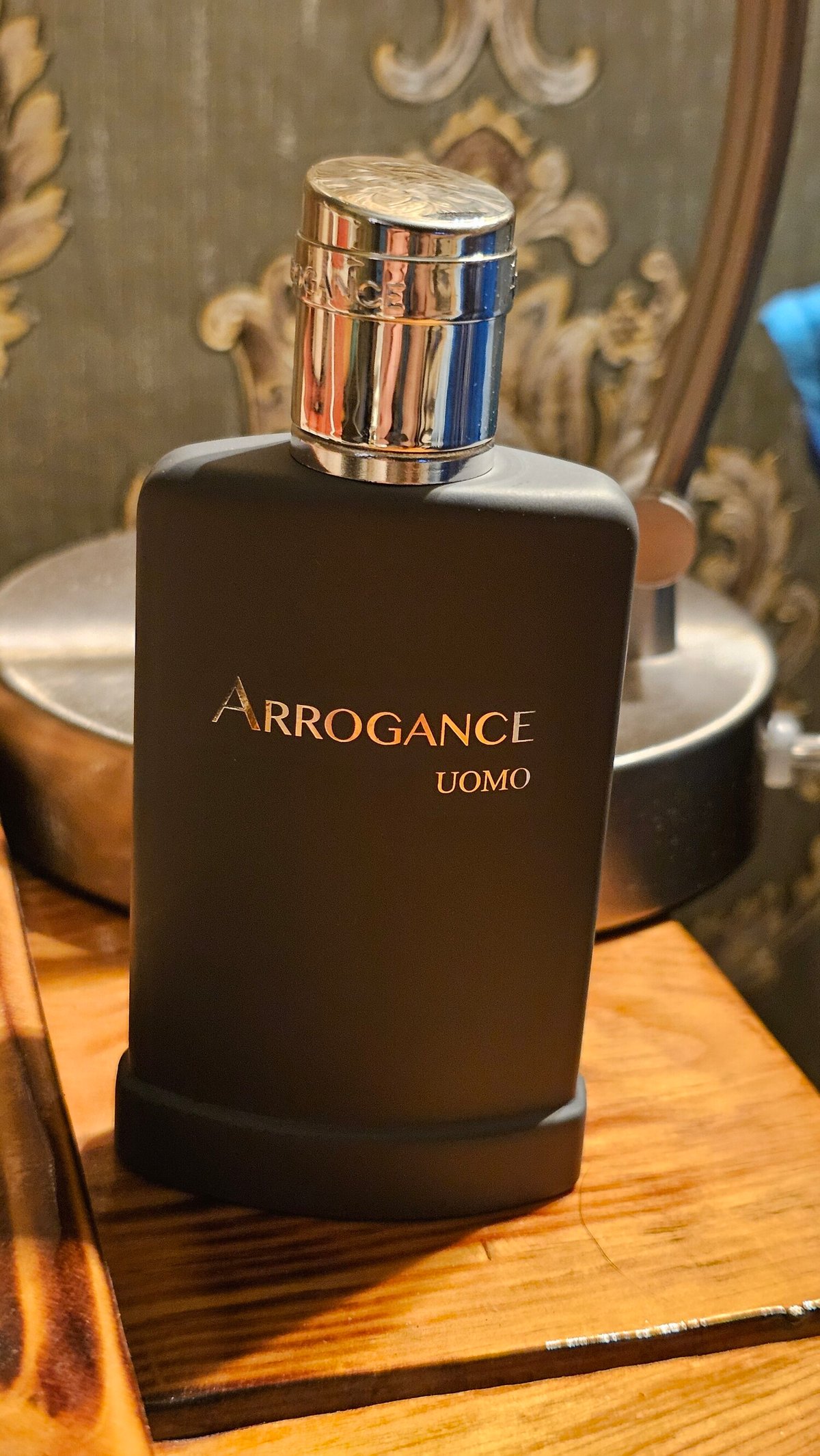 Arrogance Uomo Review: A Timeless Symphony of Masculine Elegance - Product Image
