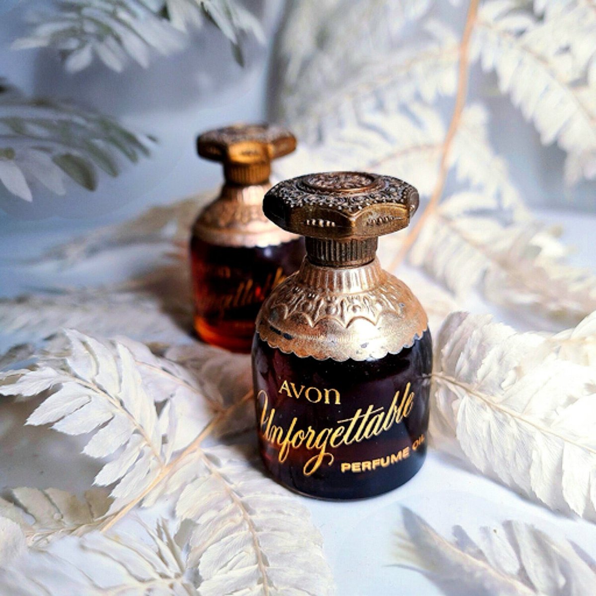 Avon Unforgettable Review – A Vintage Leather Chypre Masterpiece - Product Image