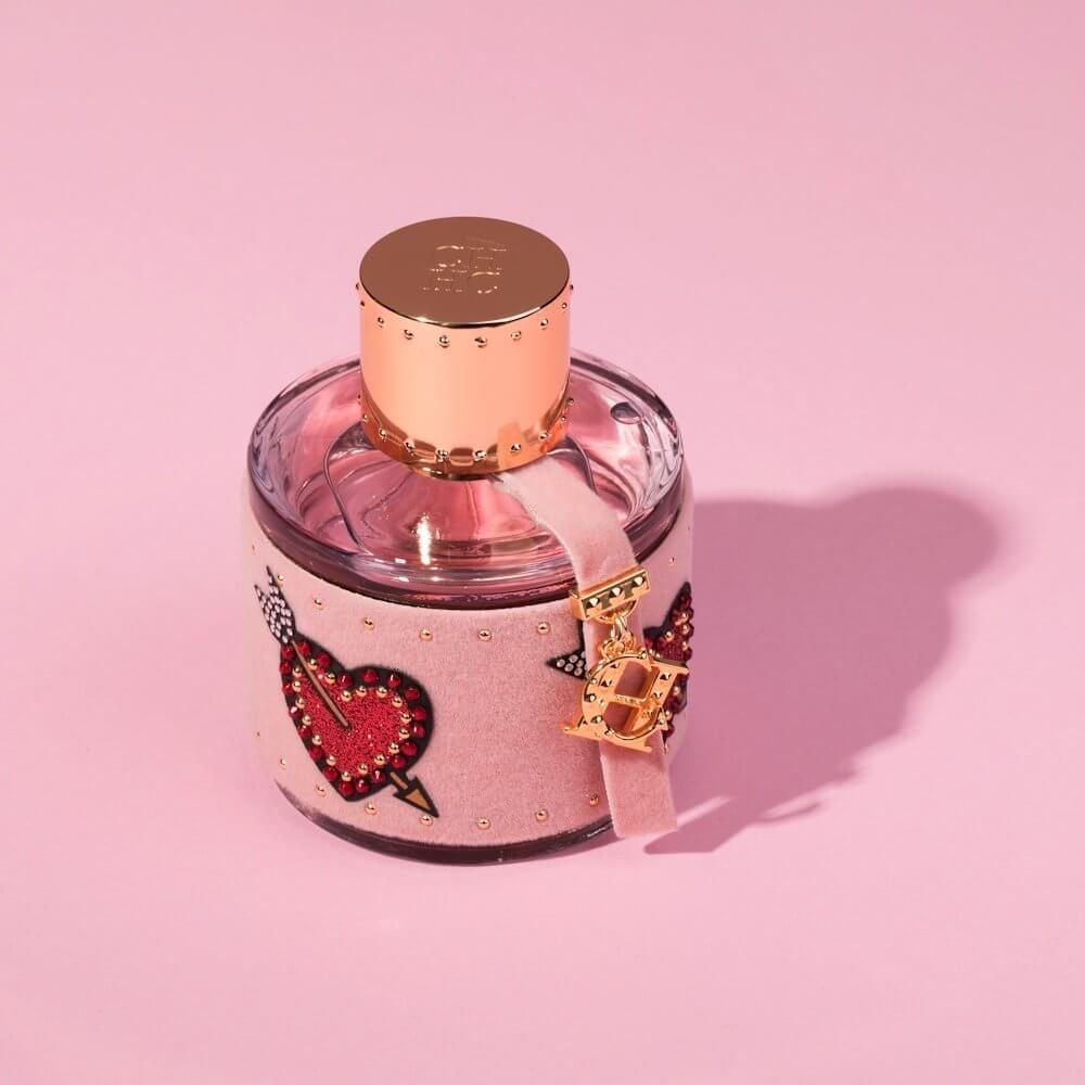 Carolina Herrera CH Queens Légère: A Tropical Vanilla Dream - Product Image