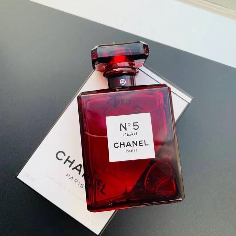 Chanel No. 5 Eau de Parfum Red Edition Review: A Passionate Icon - Product Image