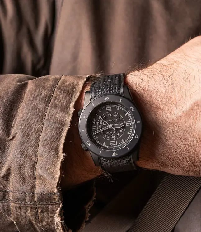 Elliot Brown Cali Noir Review: A Rugged California Dial - Product Image