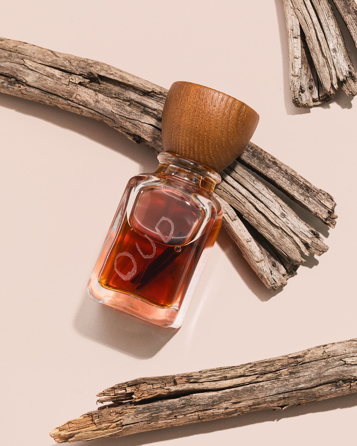 Amouage Enclave Review: A Spicy Amber Masterpiece - Product Image