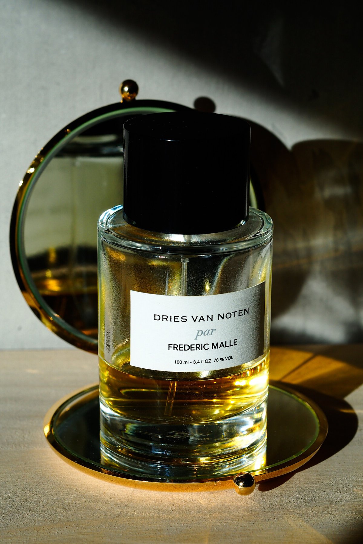 Frederic Malle Dries Van Noten: A Spicy Woody Masterpiece - Product Image