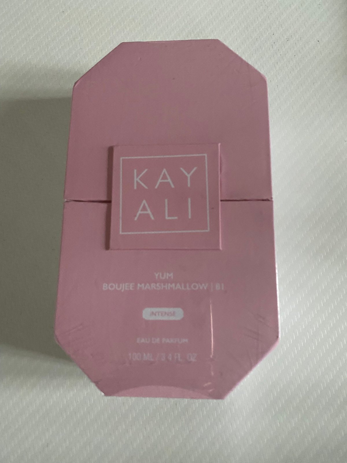 Kayali Boujee Kitty Caramel 22 Review: Sweet Opulence - Product Image