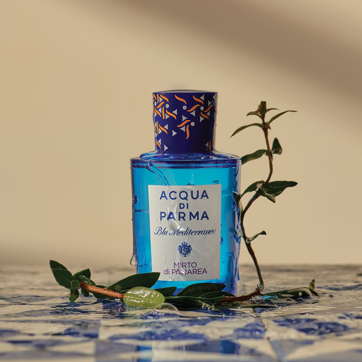 Lalique Fleur Universelle Review: A Scholarly Analysis - Product Image