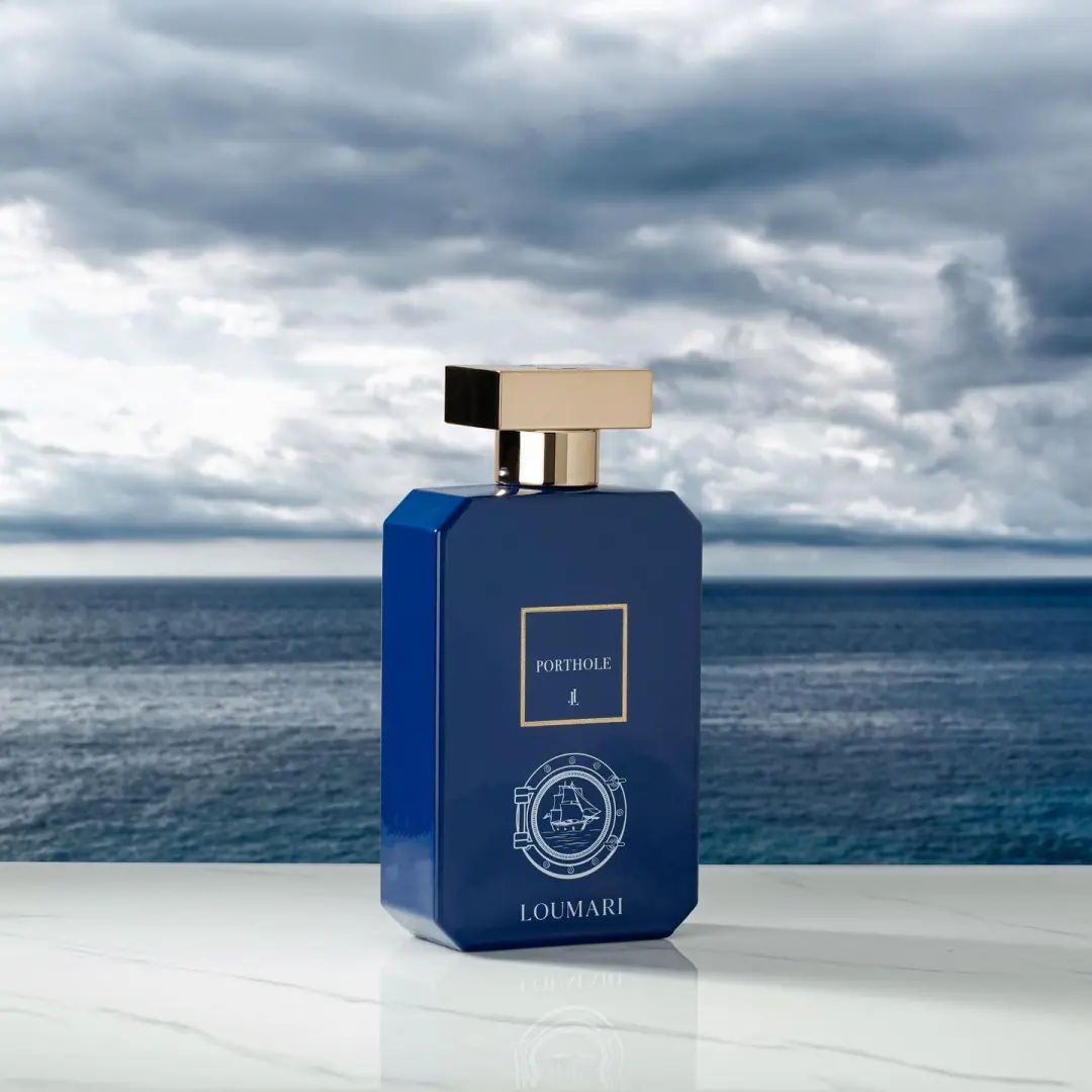 Loumari Port Hole Review: A Vibrant Tropical Aquatic Escape - Product Image