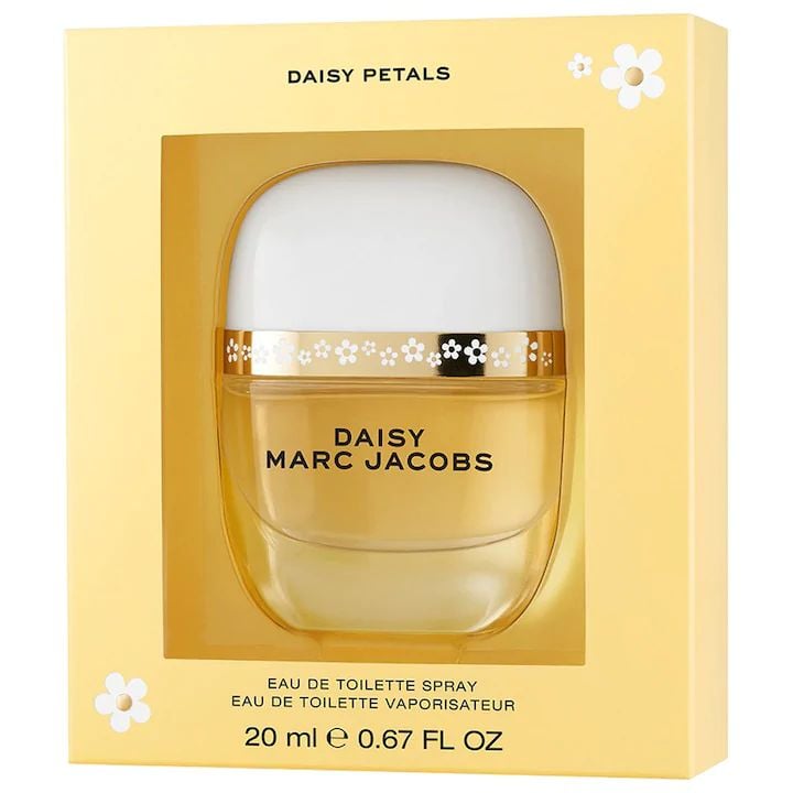 Marc Jacobs Daisy Petals Review: A Timeless Floral News Report - Product Image