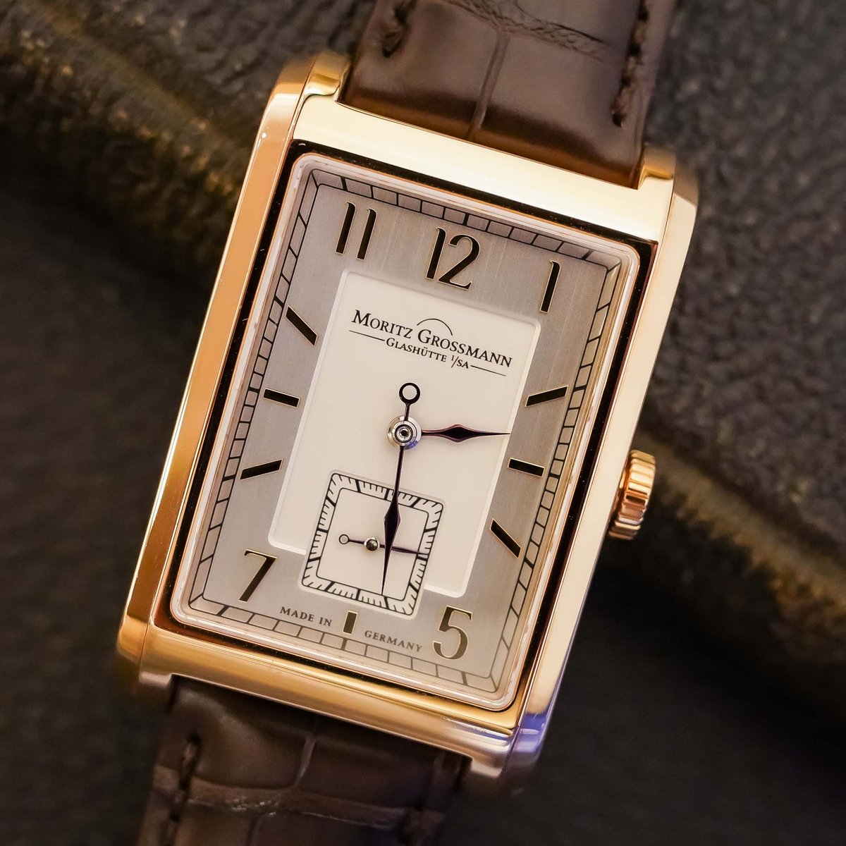 Moritz Grossmann Corner Stone Review: Square Independent - Product Image