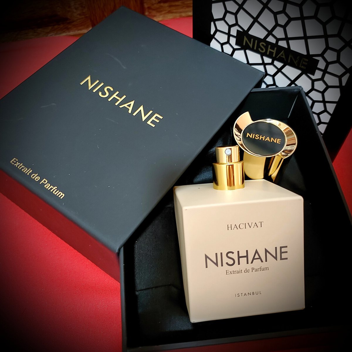Nishane Hacivat Review: The Pineapple-Woody Icon - Product Image