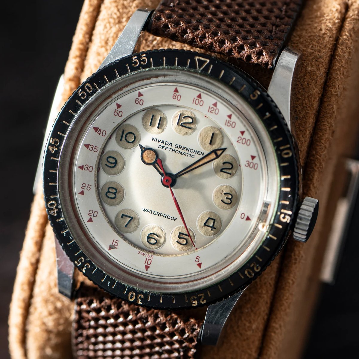 Nivada Grenchen Depthomatic Review: The Diver's Diver - Product Image