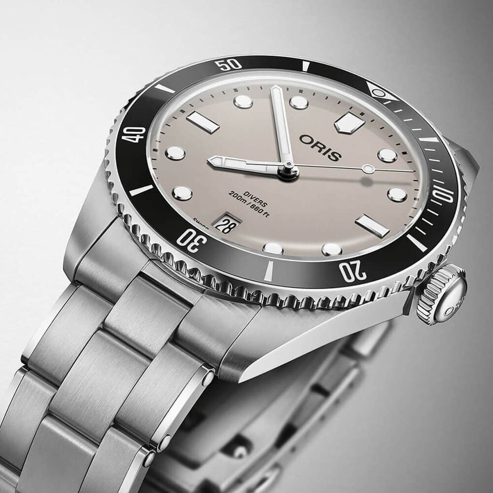 Oris Divers Date — Oris Aquis Date Green Dial: A Smart Entry into Luxury Dives - Product Image