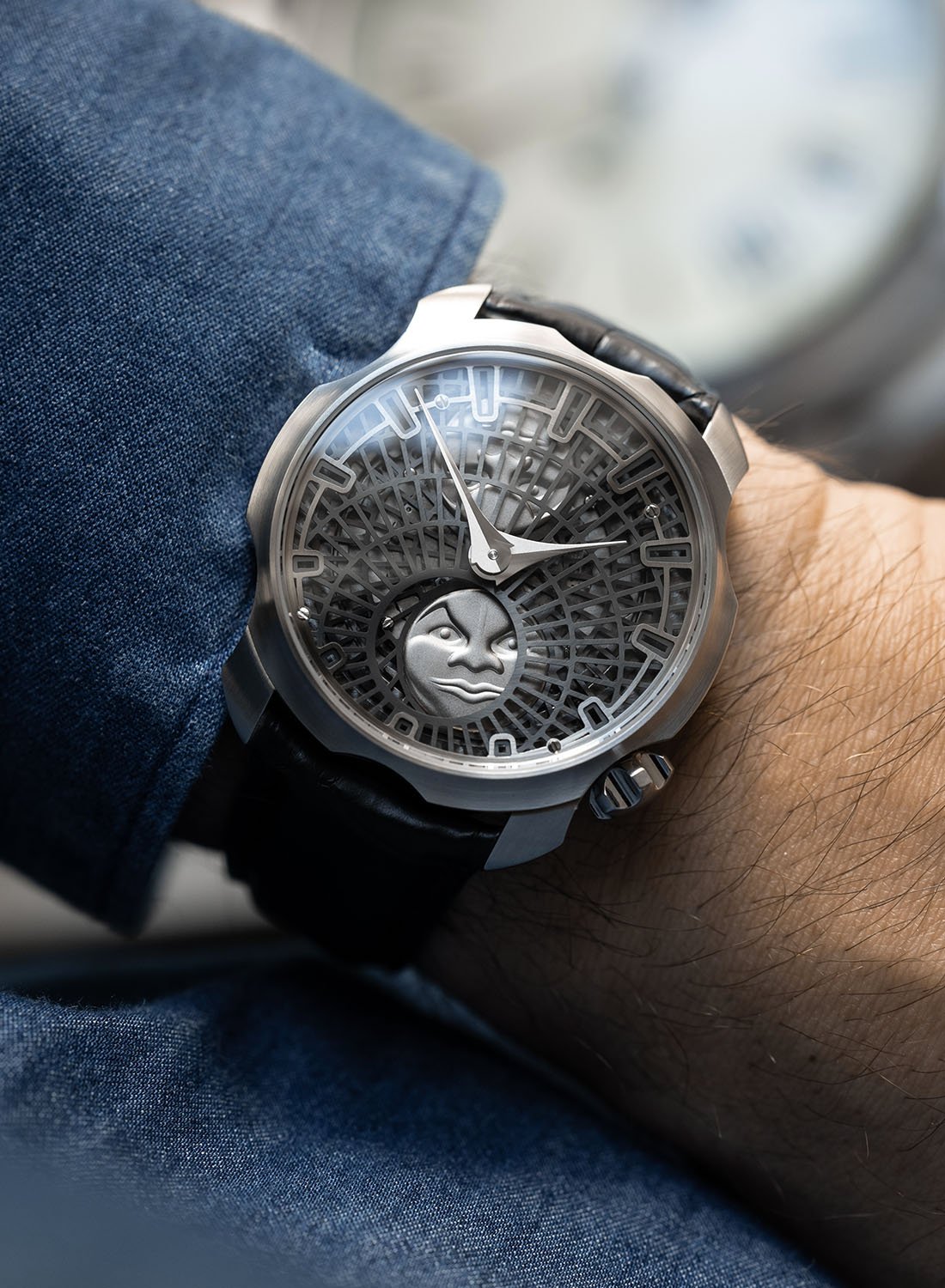 Sarpaneva Supermoon Review: A Moon Phase That Owns the Night - Product Image