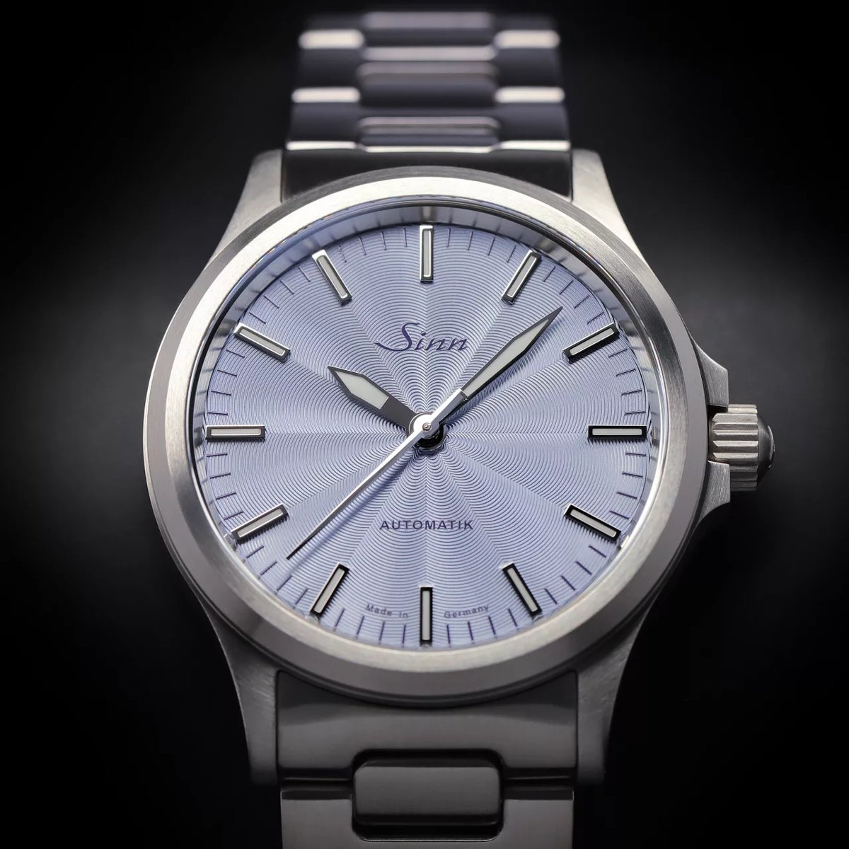 Sinn 556 A Review: Precision, Durability, and Enduring Value - Product Image