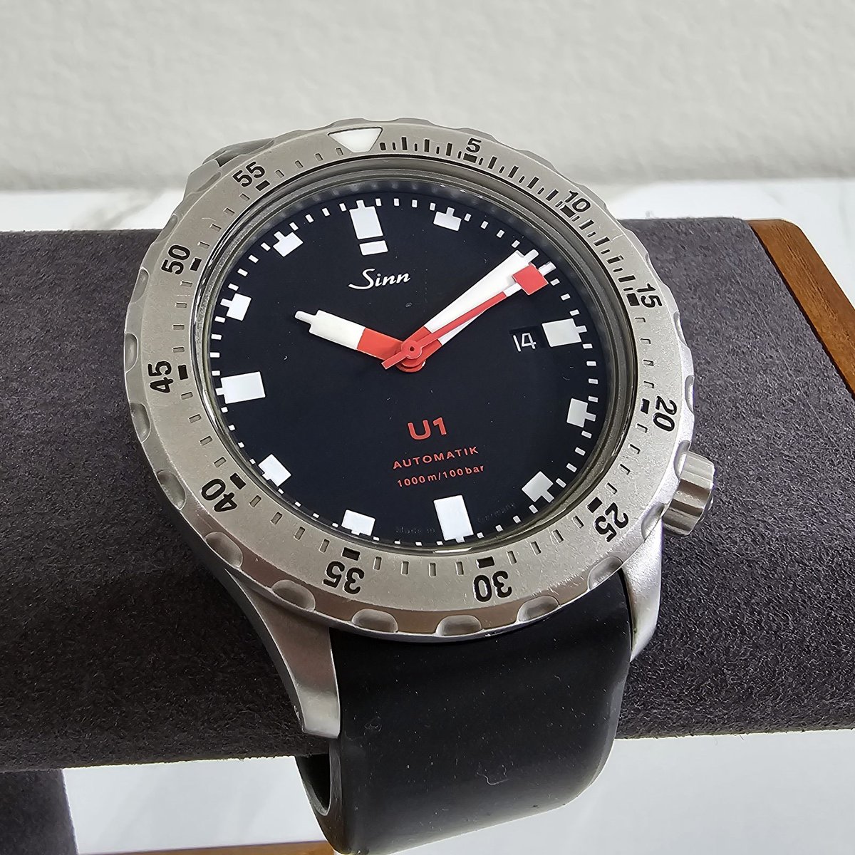 Sinn EZM 3 Review: The Unyielding Mission Timer - Product Image