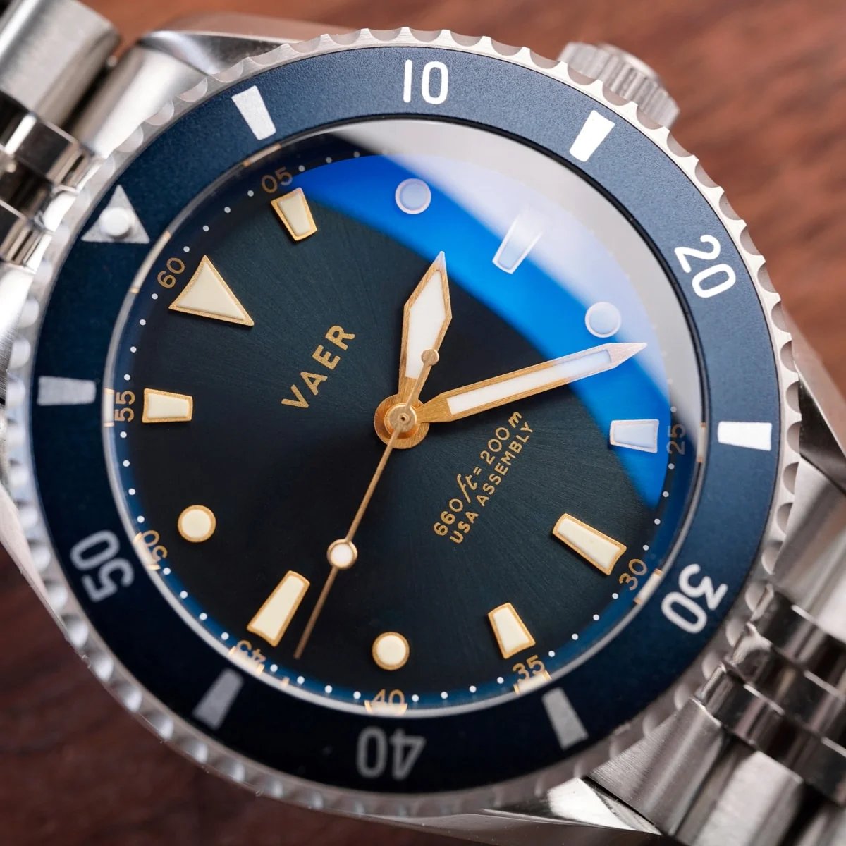 Vaer Meridian G2 Review: The Trust-Fund GMT - Product Image