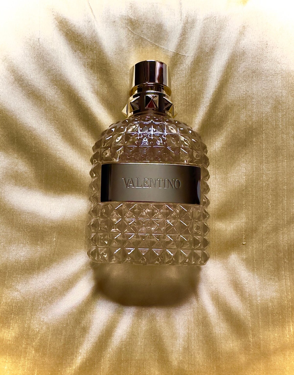 Valentino Born in Roma The Gold Uomo Review: A Golden Elixir - Product Image
