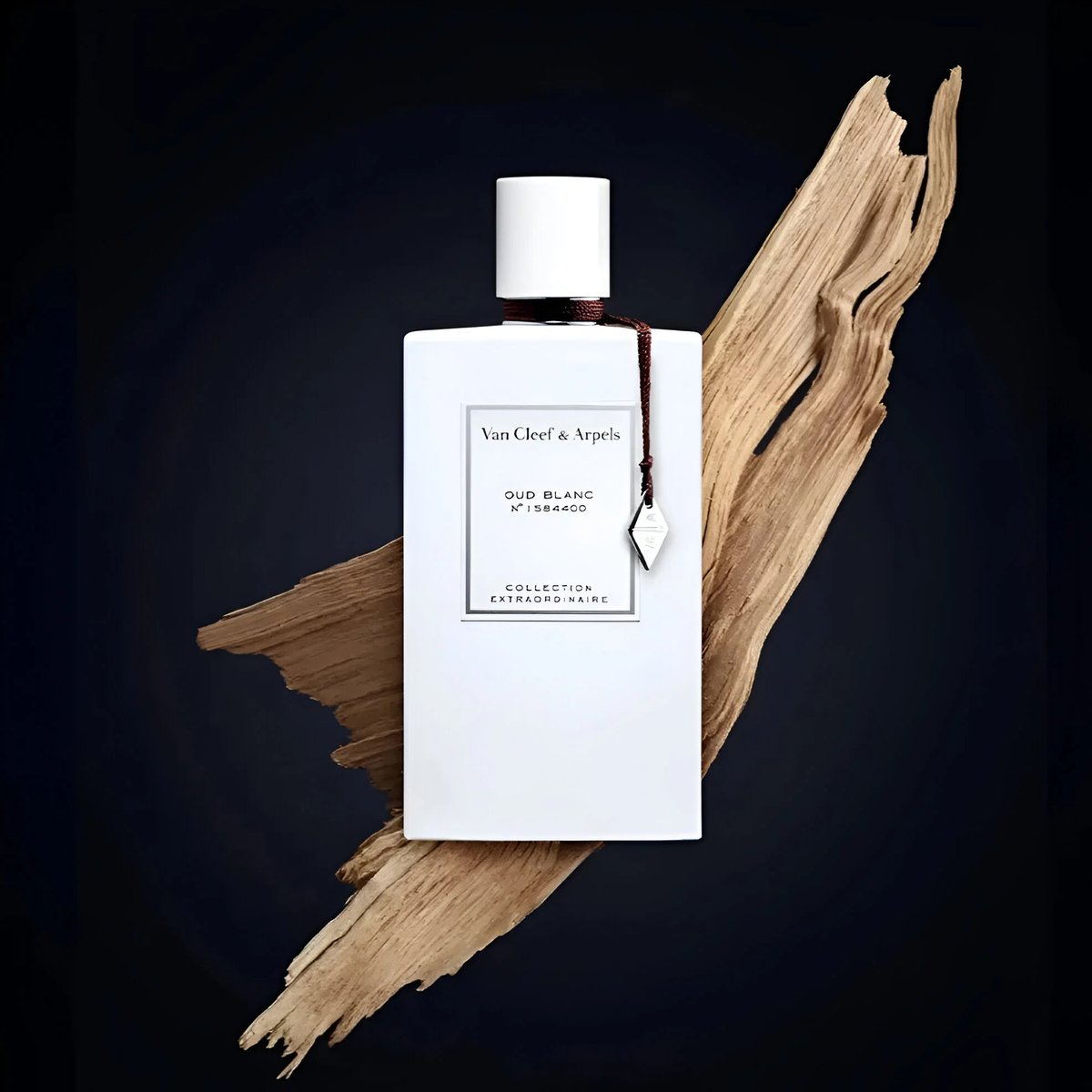 Van Cleef & Arpels Oud Blanc EDP Review: A Scholarly Analysis - Product Image
