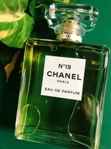 Chanel No. 19 Eau de Parfum