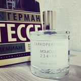 Molécule 234.38