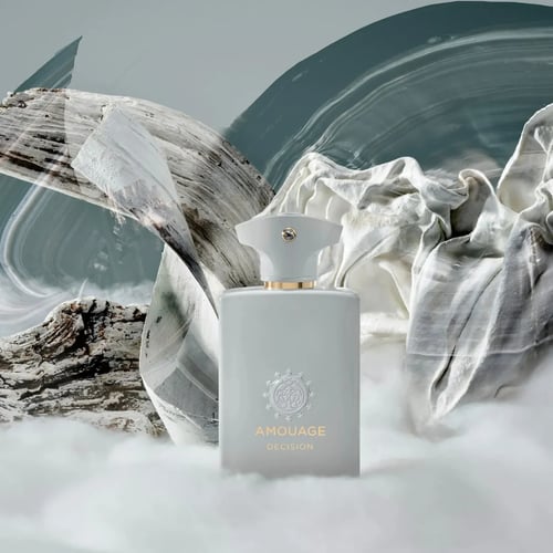 Amouage Decision Review: A Resinous Woody Amber for 2025