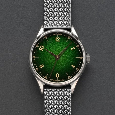 Anordain Model 1 Green Fumé Review: Enamel Artistry