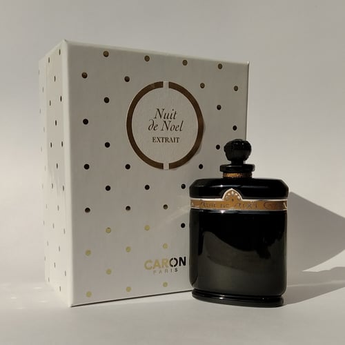 Caron Nuit de Noël Review: A Timeless 1922 Floral Chypre
