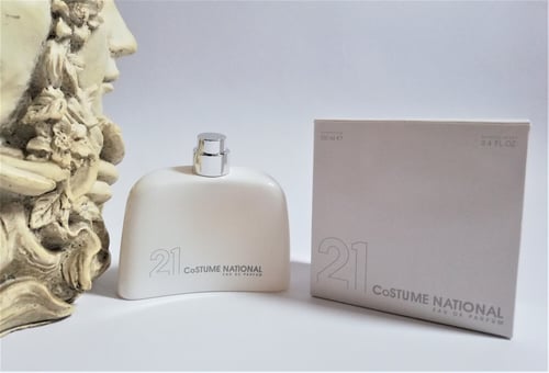 Costume National Universal Vanilla Review: Dark Vanilla