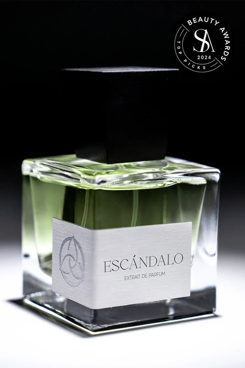 Escándalo by Day Three – A Fresh, Tropical Floral Extrait