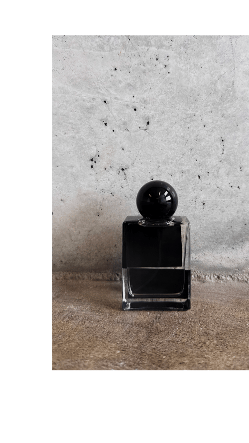 Folie a Plusieurs L'indiscrezione: A Symphony of Indiscreet Elegance