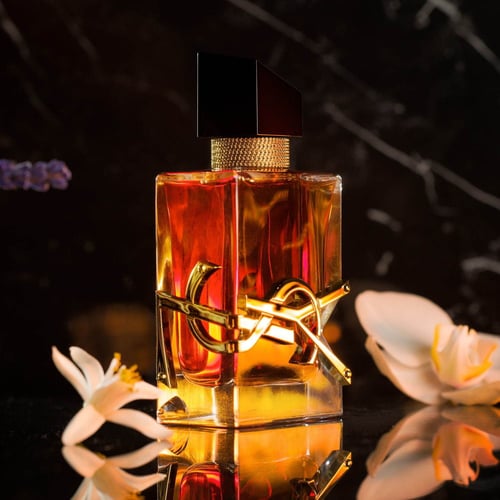Sable Fumé by Armani Privé: A Scholarly Review of Smoky Elegance