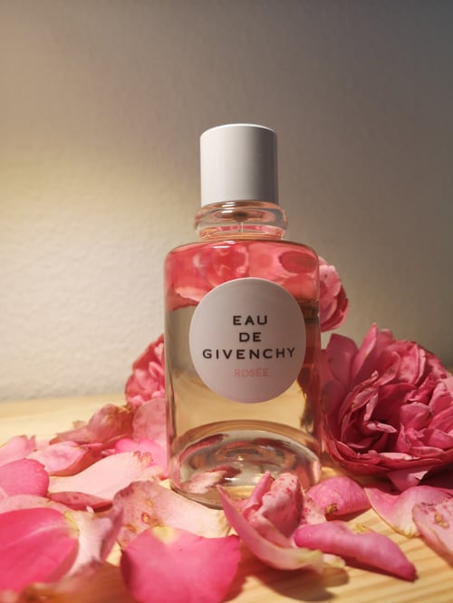 Givenchy Eau de Givenchy Rosée (2019): A Scholarly Review