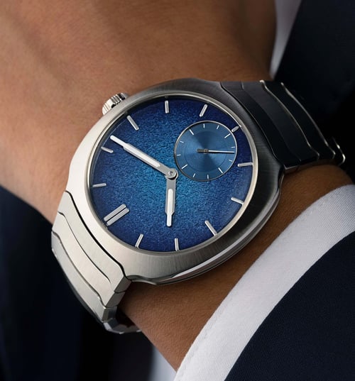 H. Moser & Cie. Streamliner 6201-1200 Review: The Green Fumé That Broke the Market