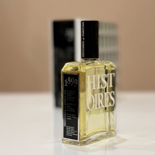Histoires de Parfums 1899 Review: A Spiced Vanilla Masterpiece