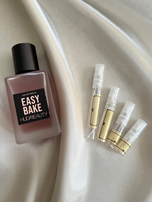 Huda Beauty Easy Bake Intense Review – A Gourmand Powerhouse