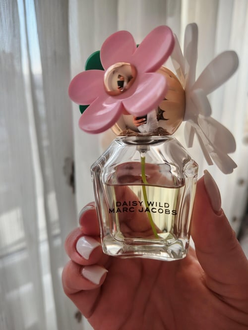 Marc Jacobs Daisy Wild Violet — Daisy Wild by Marc Jacobs: A Vibrant Fruity Floral