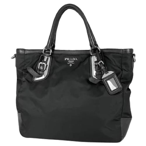 Prada Nylon Noir Review: A Musky, Plastic Floral for 2026