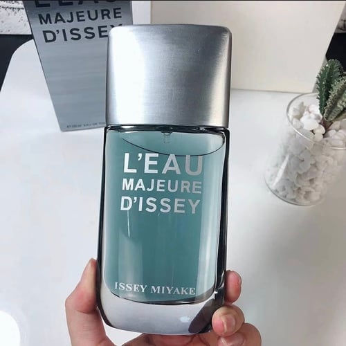 L'Eau Majeure d'Issey: A Tidal Wave of Aquatic Masculinity