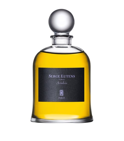 Serge Lutens Cracheuse de flammes Review: A Rose in Leather