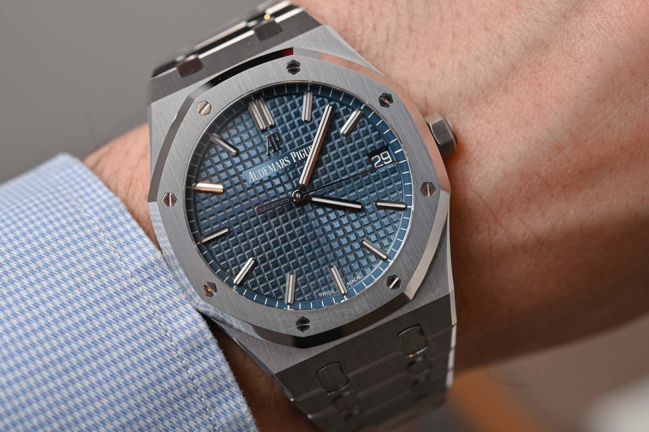 Audemars Piguet Royal Oak 41mm 15500ST Review - Vivir