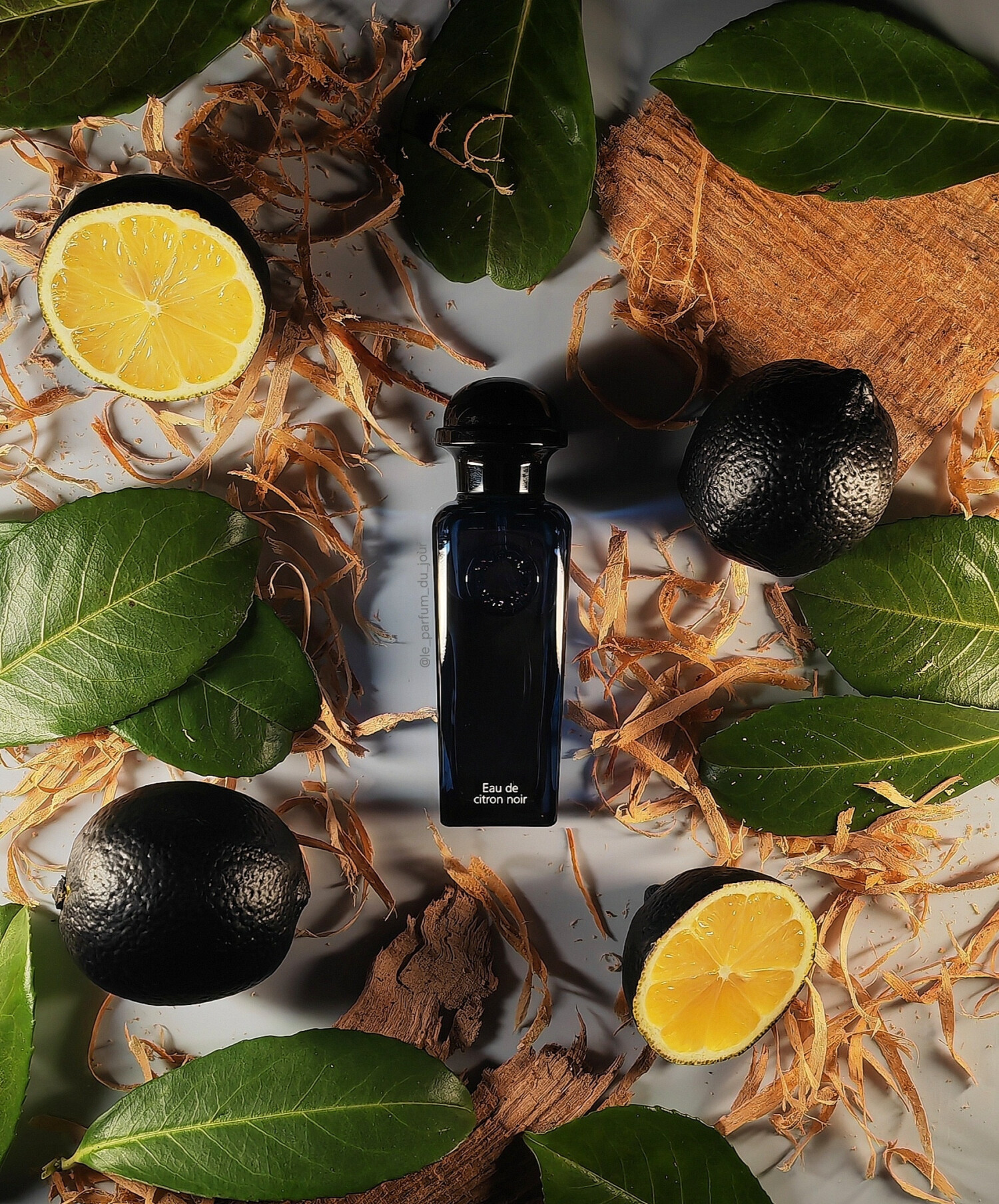 Hermès Eau de Citron Noir: A Masterclass in Smoky Citrus - Product Image