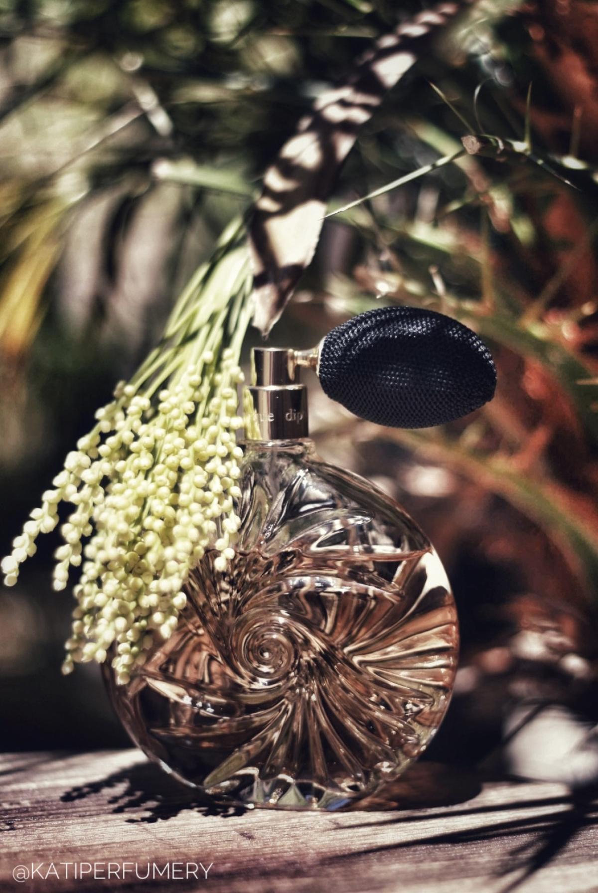 diptyque Essences Insensées Tiaré: A Deep Dive into a Tropical Masterpiece